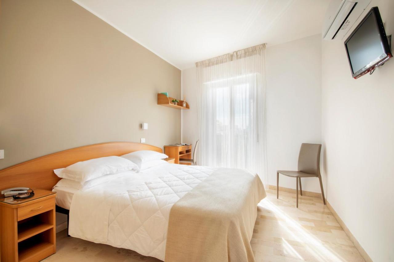 סן בנדטו דל טרנטו Hotel Bernard מראה חיצוני תמונה