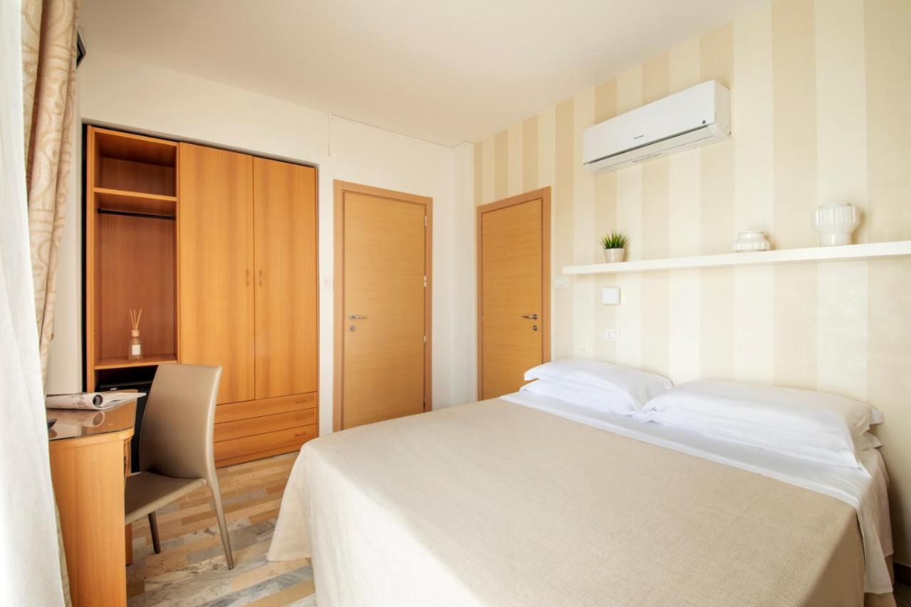 סן בנדטו דל טרנטו Hotel Bernard מראה חיצוני תמונה